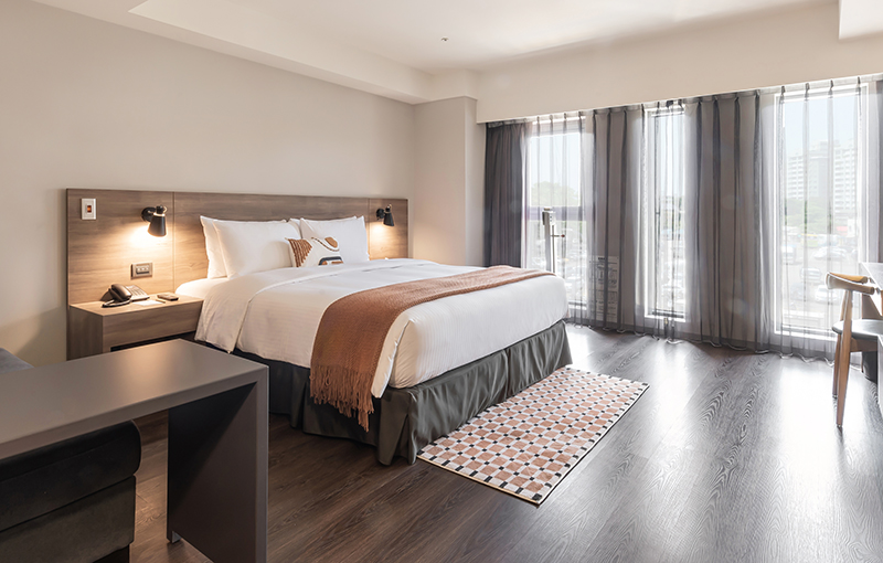 Corner Suite